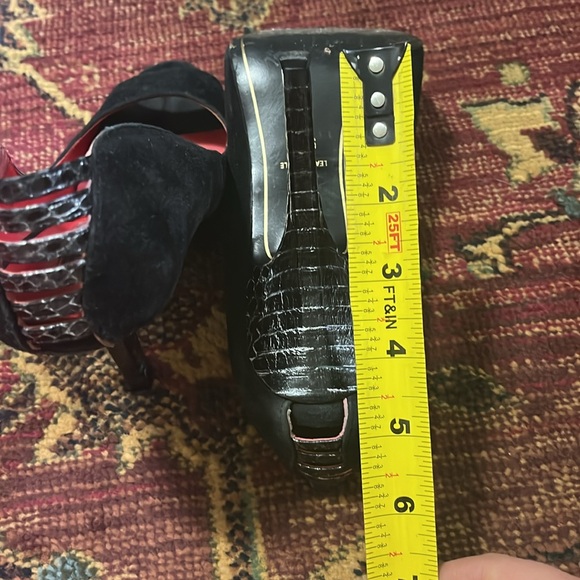 Sexy Charles Jourdan size 9.5 M Suede Peep Toe Heels - Picture 12 of 12